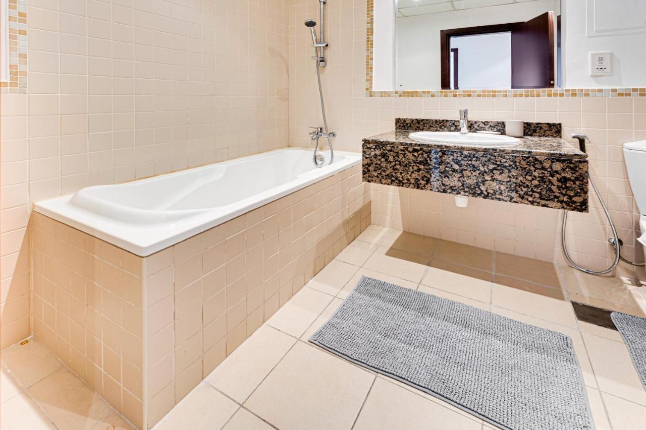 2 Bd Apartment In Bahar Jbr Dubai Exterior photo